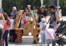 Nova tarda de jocs en família, aquest divendres al pati del Lola Anglada