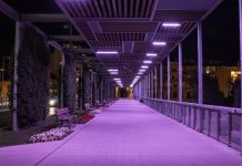Martorell il·lumina de lila el Pont d’Anoia per visibilitzar el dol perinatal i gestacional