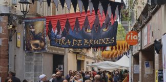 Fantasia, misteri i comerç, fórmula d’èxit de la 8a Fira de Bruixes de Martorell, que atrau milers de visitants