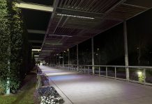El pont d’Anoia s’il·lumina de blau i blanc pel Dia de les Nacions Unides
