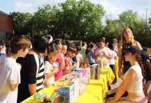 La 3a edició del Mercat d’Intercanvi de Joguines inculca la reutilització entre els escolars