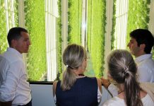 El conseller Òscar Ordeig visita Groots, empresa martorellenca referent de l’agricultura vertical