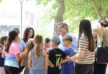 L’alcalde visita les activitats ‘Connecta’t a l’estiu’, que apleguen prop de 700 participants