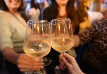 El Roser destapa l’ampolla amb un primer cap de setmana de gegantons, música, vi i cervesa
